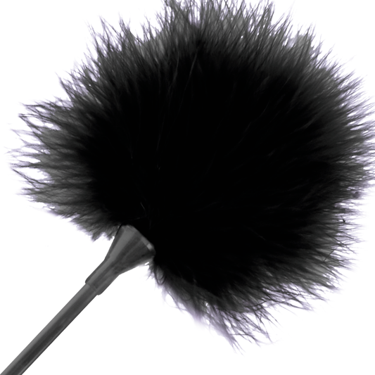 DARKNESS PLUMA