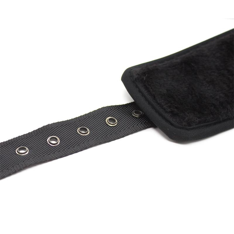 LATETOBED Handcuffs with Large Carabiner
